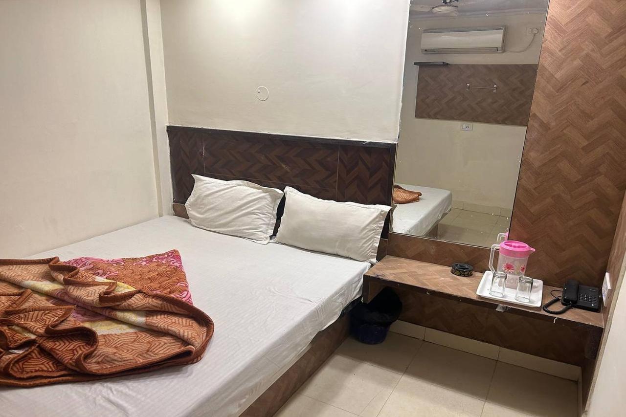Shree Lodge Near New Delhi Railway Station, Paharganj Kültér fotó